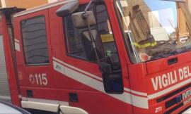 Paura a Castelraimondo, scoppia incendio in un'abitazione: Vigili del Fuoco in azione