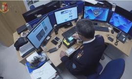 Perseguita una donna conosciuta online: braccialetto elettronico per un 29enne