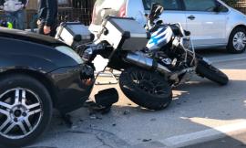 Civitanova, scontro tra auto e moto sul lungomare: tanta paura ma nessun ferito