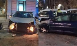 Macerata, violento scontro tra 2 auto all'incrocio di viale Don Bosco: una donna al pronto soccorso (FOTO)