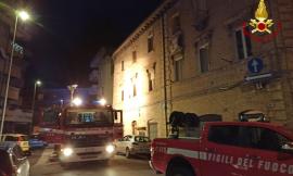Macerata, fiamme in un appartamento al primo piano di via Cincinelli