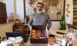 Recanati, arriva una pioggia di scatole "sospese" per un Natale di solidarietà