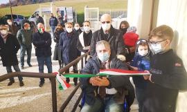 Tolentino, taglio del nastro a Paterno: un Pezzanesi 'in ripresa' consegna gli appartamenti (FOTO)
