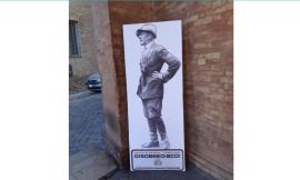 Macerata, spunta D'Annunzio in piazza Vittorio Veneto