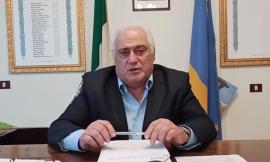 Porto Recanati, crescono gli alunni positivi: "Inutile dire no a classi in presenza se poi sono in giro"