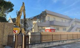 San Severino, iniziato l'abbattimento dell'edificio simbolo del terremoto