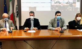 Acquaroli annuncia: "Se Rt resta sotto 1, dal 25 gennaio scuole superiori in presenza al 50%"