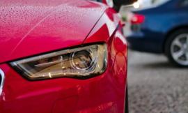 Ostacolare l’ingresso del vicino con l’auto può valere una condanna penale?
