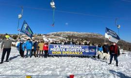 Fratelli d'Italia manifesta sulla neve di Bolognola: "La montagna merita rispetto, non Speranza"