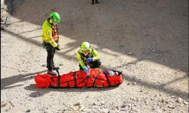 Cade con la mountain bike mentre tenta di raggiungere Frasassi: trasferito a Torrette