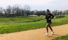 Simone Luciani corre per donare '10 sorrisi': la sfida solidale del maratoneta di Potenza Picena