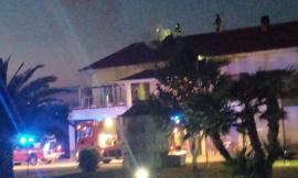 In fiamme la canna fumaria di un'abitazione a Sforzacosta: Vigili del Fuoco al lavoro