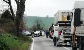 Treia, frontale tra auto e furgone lungo la 'Cingolana': un ferito trasferito al Pronto Soccorso