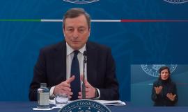 Dl Sostegni, Draghi: "Pagamenti dall'8 aprile. Vaccini? Farò AstraZeneca"