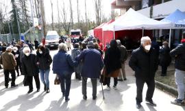 Vaccini, AstraZeneca non fa paura ai maceratesi: "Tante perplessità ma pochissimi rifiuti" (FOTO)