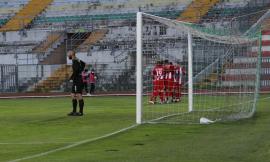 Serie C, il Matelica si abbuffa di canarini: cinque gol di tre tenori decidono un derby senza storia (FOTO)