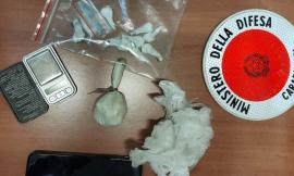 Civitanova, 28enne fermato in auto con della droga: trovati altri 23 grammi nell'armadio di casa