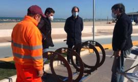 Civitanova, sul lungomare nord arrivano le rastrelliere: "rafforzato l’impianto delle piste ciclabili"