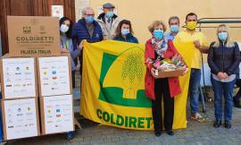 San Severino, la solidarietà della Coldiretti bussa alla porta della casa di riposo: donati pacchi di Pasqua