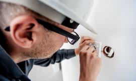 Come sostituire una presa elettrica a muro