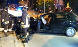 Tolentino, schianto tra due auto in via Nazionale: 4 feriti trasportati all'ospedale