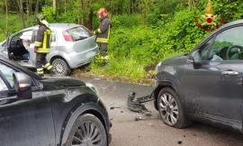 Treia, scontro fra tre auto lungo la Provinciale: due feriti al Pronto Soccorso