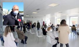 Marche, vaccinati ad oggi 1715 caregiver: "lunedì le prenotazioni per la fascia tra 50 e 60 anni"