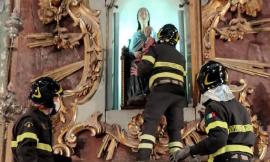 Tolentino, chiesa danneggiata dal sisma: la statua della Madonna della Tempesta trasloca