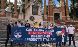 Fratelli d'Italia, un flash-mob a difesa del made in Italy: "Cartellino rosso al Nutri-Score"