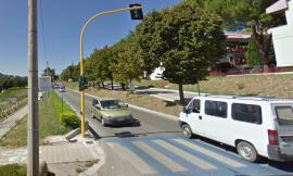 Tolentino, attraversamenti pedonali rialzati in via Nazionale: senso unico per posizionarli