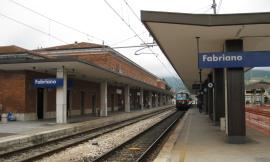 Tragedia alla stazione di Fabriano, muore 15enne travolta dal treno