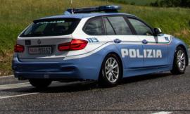 Tolentino, allarme in superstrada: uomo si accascia sul volante, era ubriaco fradicio