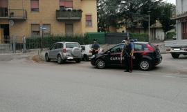 Tampona un'auto in superstrada, la manda contro il guard-rail e fugge: identificato e denunciato