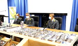 Sequestrati oltre 19mila articoli di produzione cinese con falso marchio "CE": sei denunce (FOTO e VIDEO)
