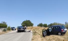 Tolentino, scontro tra due auto in curva: una donna soccorsa in eliambulanza
