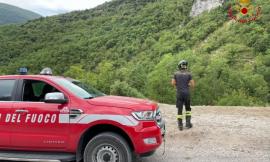 Camerino, scivola con la bici lungo il sentiero: donna recuperata dai vigili del fuoco