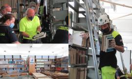 Camerino, Biblioteca Valentiniana: oltre 150 volontari al lavoro per il trasloco, tra loro il sindaco