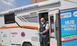 Vaccini, il camper fa tappa a Camerino. Sborgia: "Un atto d'amore per se stessi e gli altri"