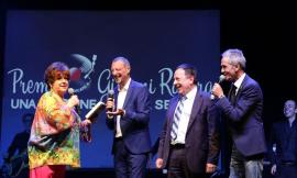 Premio Ravera 2026: sarà Amadeus il nuovo conduttore a Castelraimondo