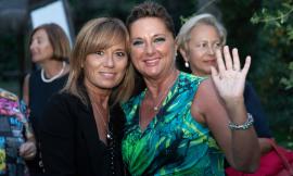 Civitanova, la dottoressa Elga Angelini va in pensione: festa con colleghi e familiari