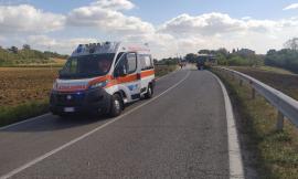 San Severino, accusa malore alla guida e finisce contro guardrail: soccorso dipendente Asur