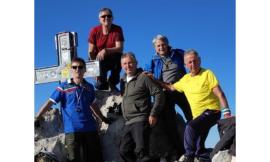 Gli scalatori treiesi l'hanno rifatto: i cinque "vecchietti" raggiungono di nuovo la cima del Gran Sasso