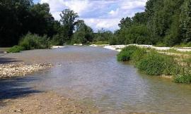 Esanatoglia - C'è siccità, stop alla pesca sul fiume Esino: multa e denuncia per i trasgressori