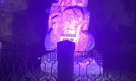 Camerino, lotta contro il tumore al seno: il monumento Vitalini si illumina di rosa