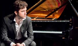 Tolentino, il talentuoso pianista Nicola Losito in concerto al Politeama sulle note di Beethoven e Liszt