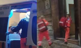 Macerata, uomo portato in caserma dà in escandescenze e aggredisce i militari: interviene il 118 (Foto)