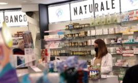 Vaccino anti-Covid, anche la terza dose potrà essere somministrata nelle farmacie