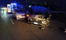 Macerata, carambola fra tre auto in via Bramante: due feriti trasportati al Pronto Soccorso (FOTO)