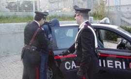 Montefano, le rubano il portafogli e chiedono 1000 euro per restituirlo: arrestato un uomo