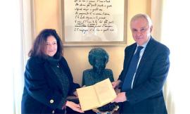 "Lo faccio in memoria dei miei genitori": donata al Centro studi una lettera di Giacomo Leopardi